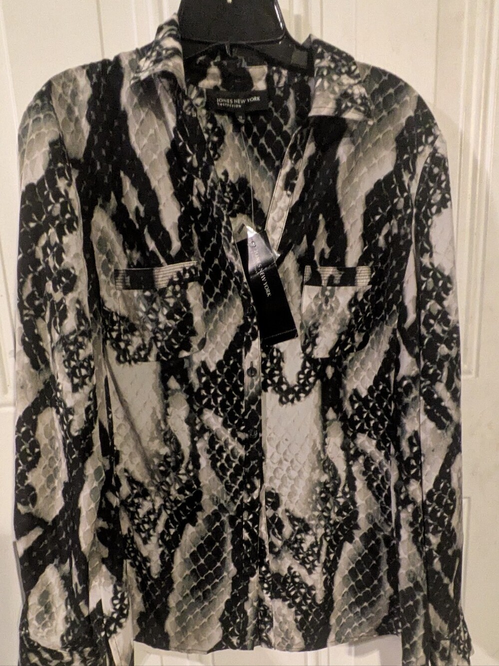 Jones New York Collection Size 14 Snakeskin Print Button Blouse NWT